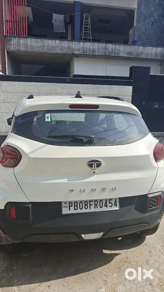 Tata Punch, Patrol , Sunroof.