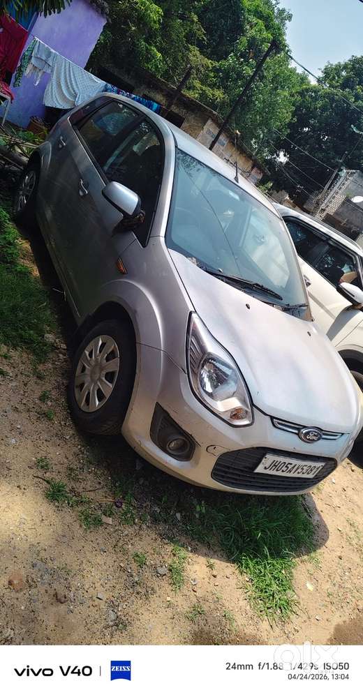 Ford Figo 1.5d Titanium Mt, 2013, Petrol