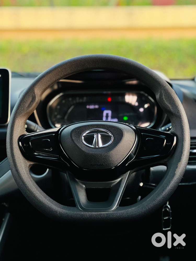 Tata Nexon, 2022, Petrol