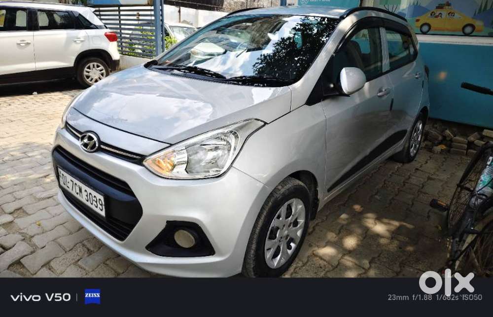 Hyundai Grand I10 Sportz, 2016, Petrol