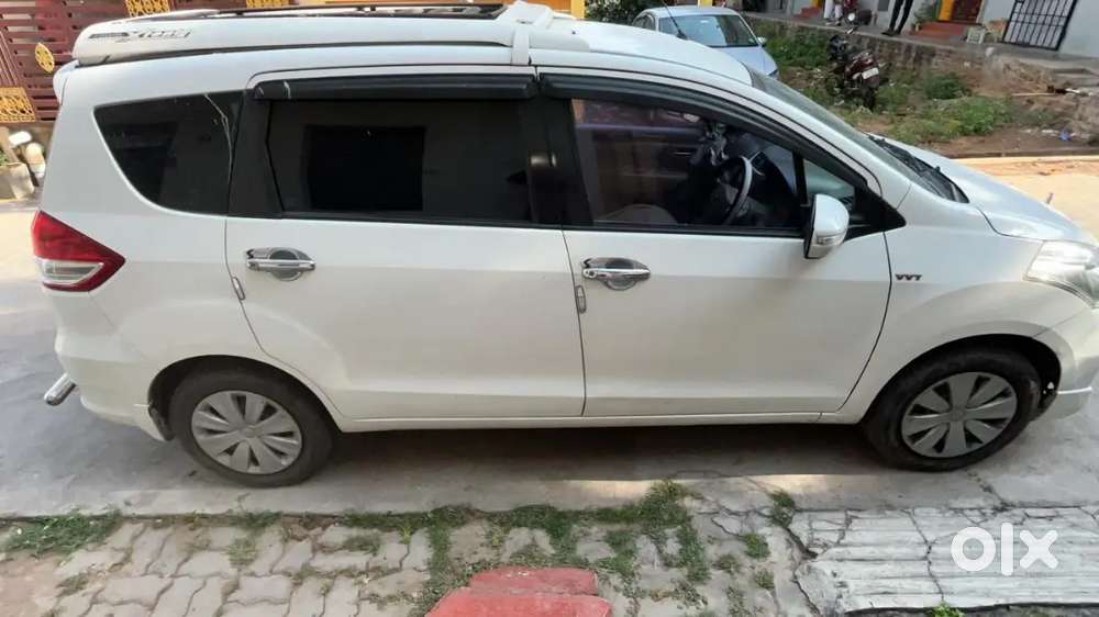 Maruti Suzuki White Ertiga 2017