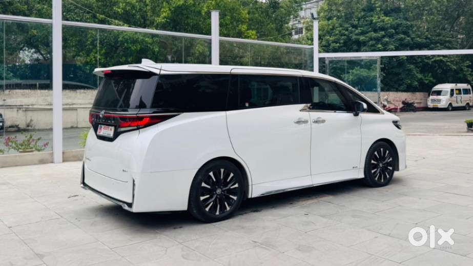 Toyota Innova Crysta