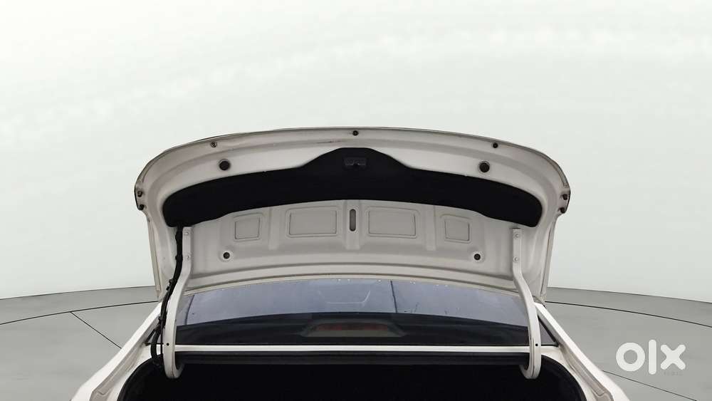 Hyundai Verna 1.6 Sx (o) Vtvt, 2018, Petrol