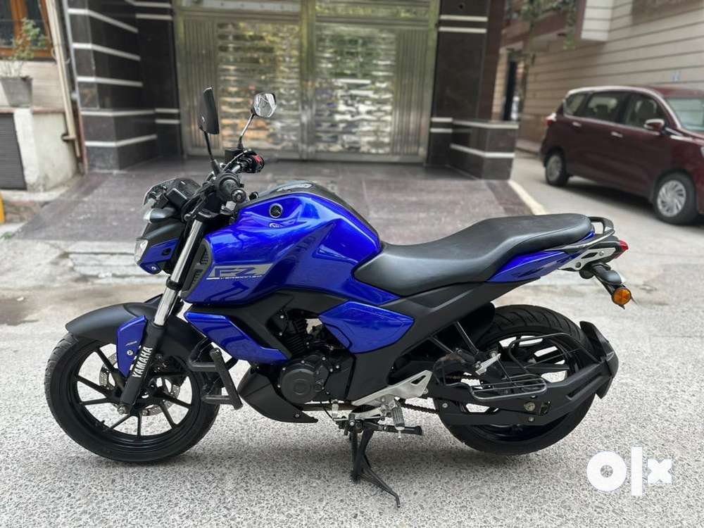 Yamaha fz best sale v3 racing blue