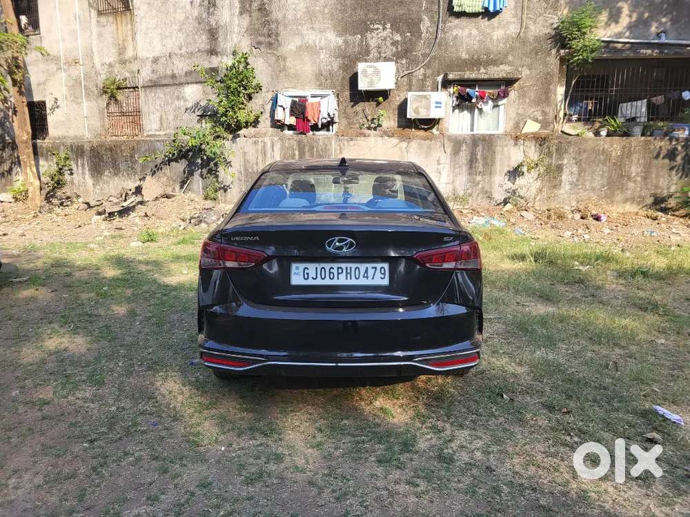 Hyundai Verna 1.5 Mpi Sx (phantom Black)