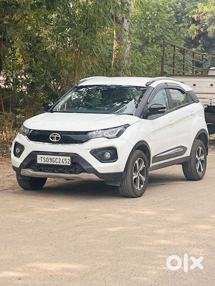 Tata Nexon, 2023, Petrol