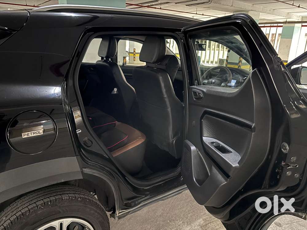 Renault Kiger 2025 Petrol 8800 Km Driven