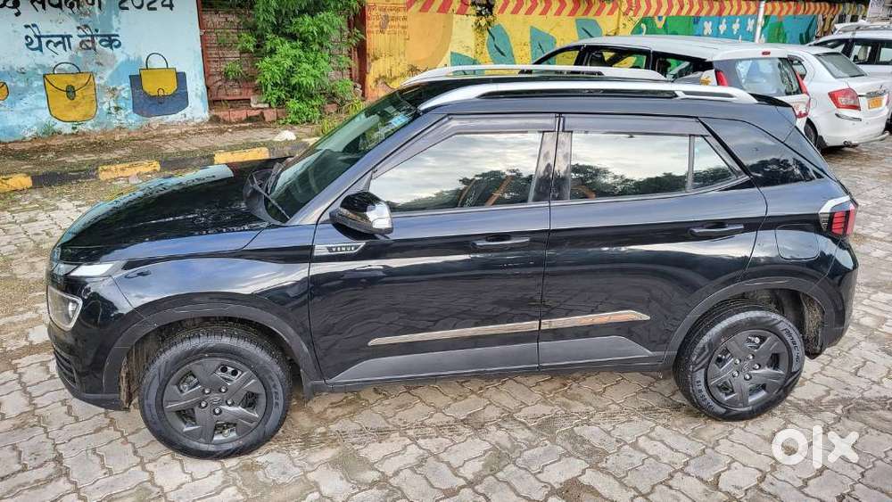 Hyundai Venue 1.2 S (o), 2024, Petrol