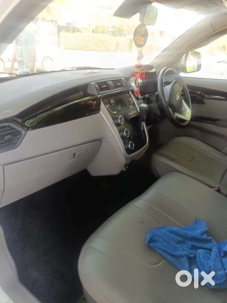 Mahindra Kuv 100 2016