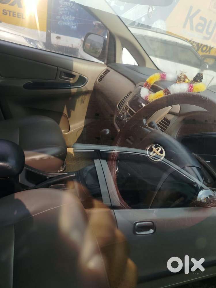 Toyota Innova 2.5 G (diesel) 8 Seater, 2015, Diesel