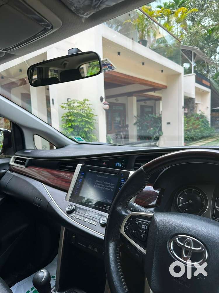 Toyota Innova Crysta 2.4 Z Manual 7 Seater