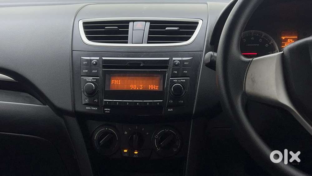 Maruti Suzuki Swift Vxi Optional, 2016, Petrol