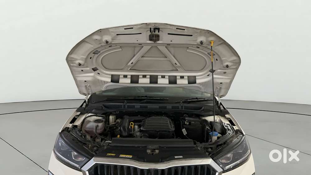 Skoda Slavia 1.0 Tsi Style At, 2023, Petrol