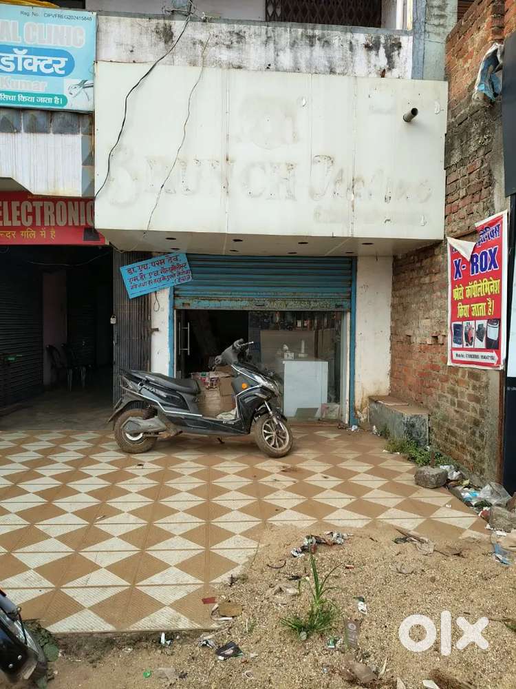 highway facing shop