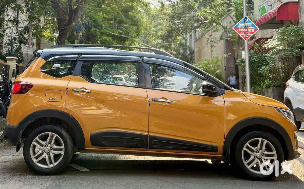 Renault Triber 1.0 Rxz Dual Tone, 2023, Petrol