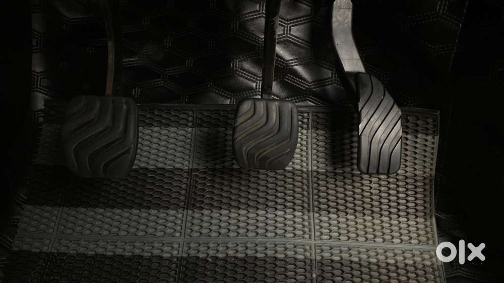 Renault Triber Rxl, 2023, Petrol