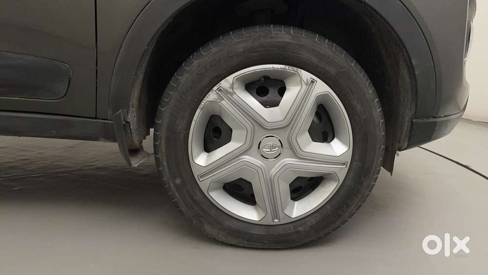 Tata Nexon 1.2 Revotron Xm (s), 2022, Petrol