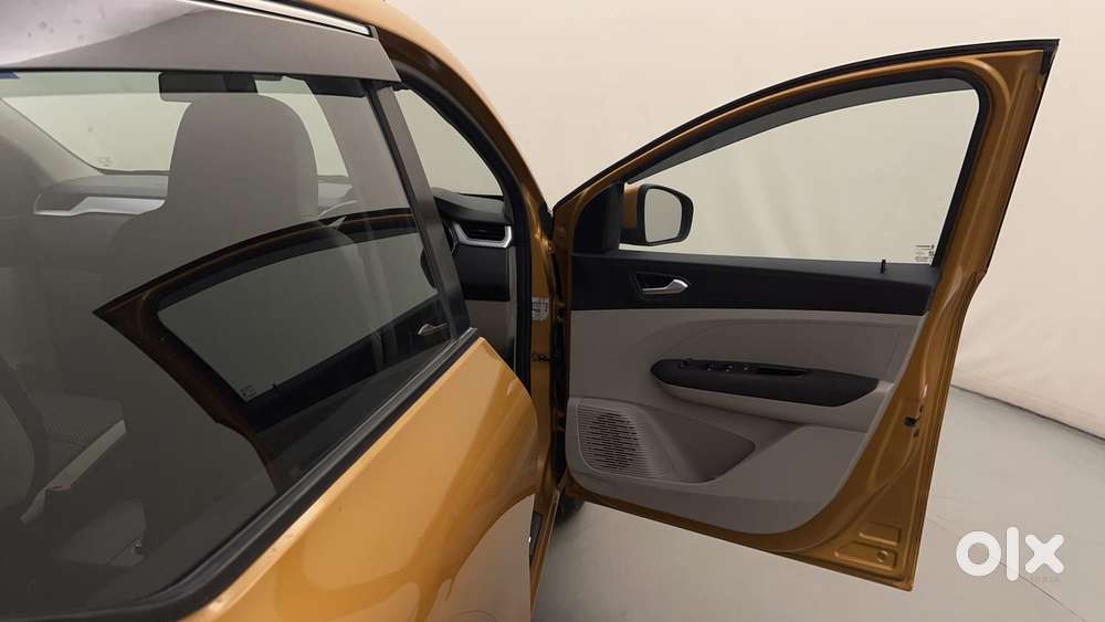 Renault Triber Rxz, 2020, Petrol