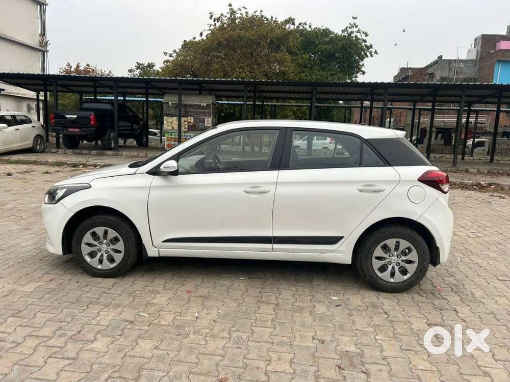 Hyundai Elite I20 Sportz (o) 1.2, 2015, Petrol