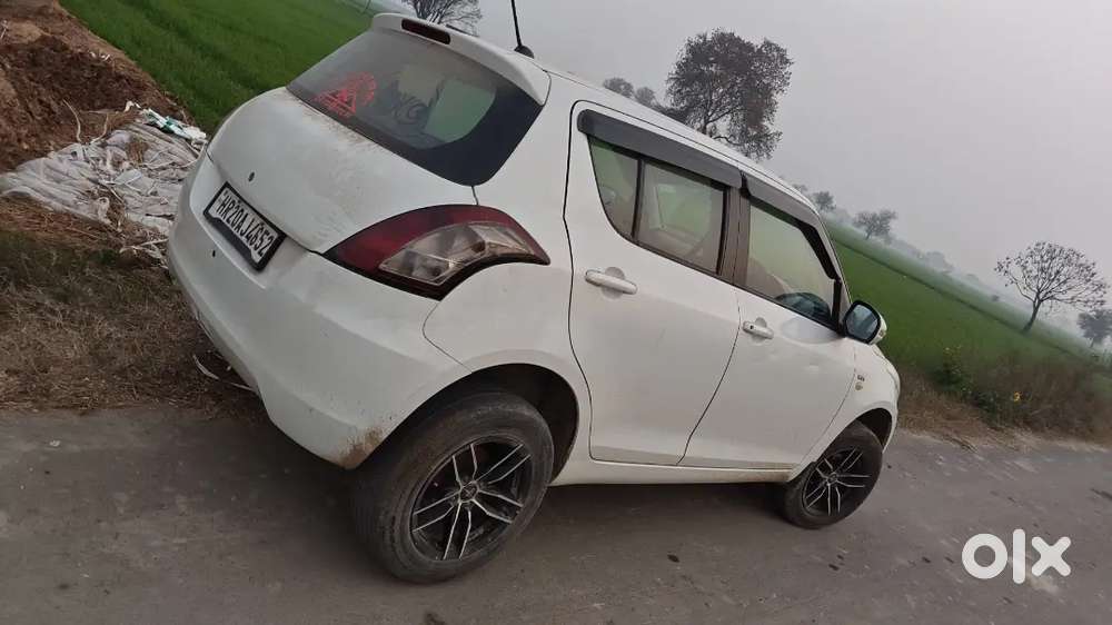 Maruti Suzuki Swift 2017 Petrol 76000 Km Driven