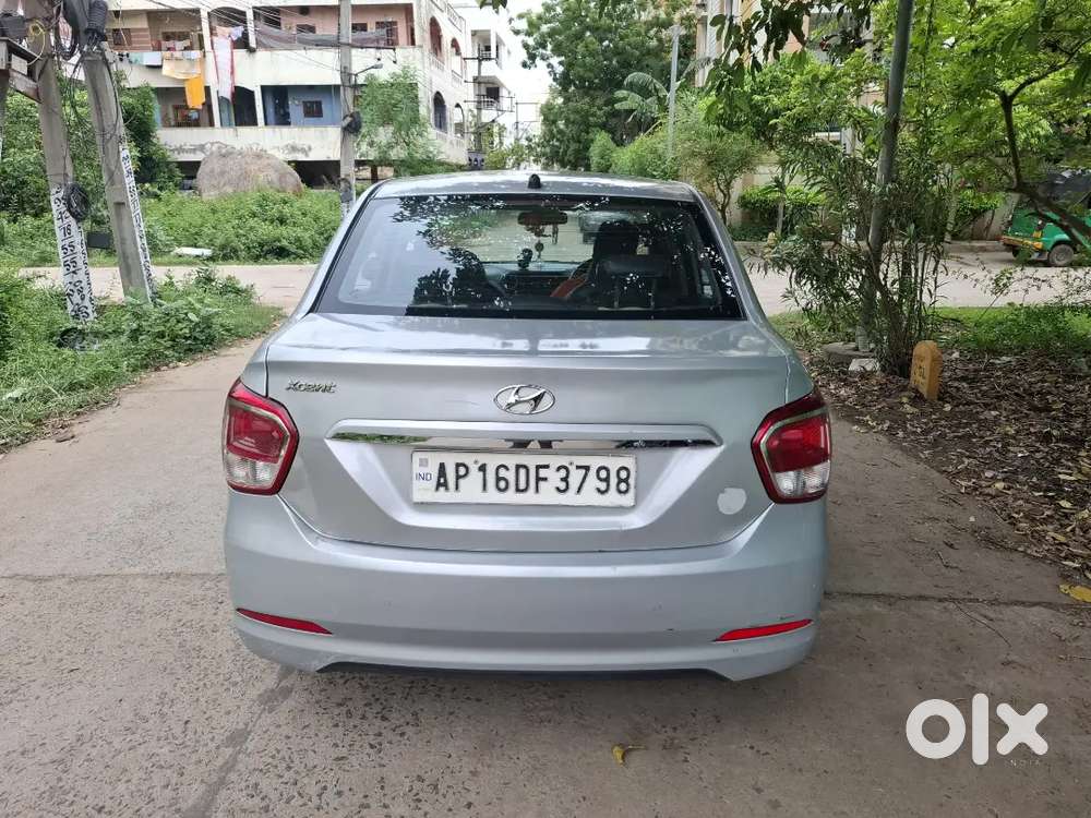 Hyundai Xcent Petrol 2015