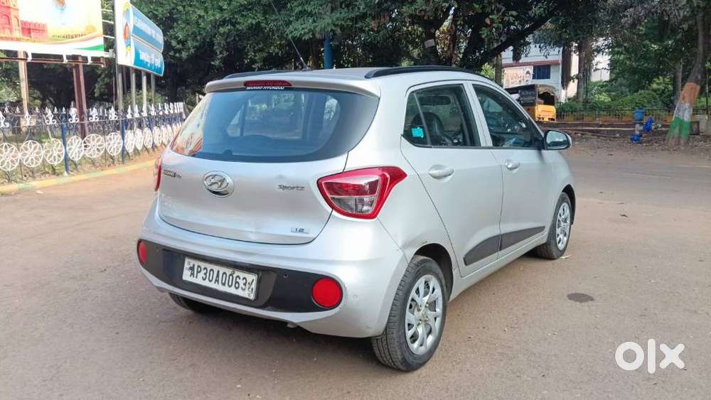 Hyundai Grand I10 Sportz, 2017, Petrol