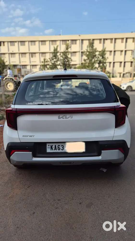 Kia Sonet 2024 Petrol Well Maintained
Showroom Condition