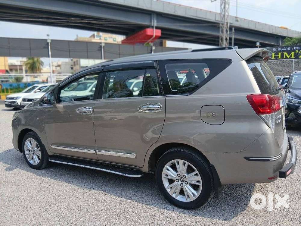 Toyota Innova Crysta 2.8z Automatic, 2016, Diesel