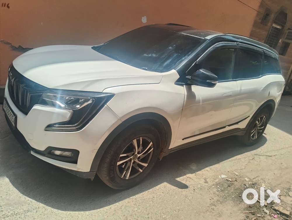 Mahindra Xuv700 2.0 Ax 5 Petrol Mt Str, 2022, Petrol
