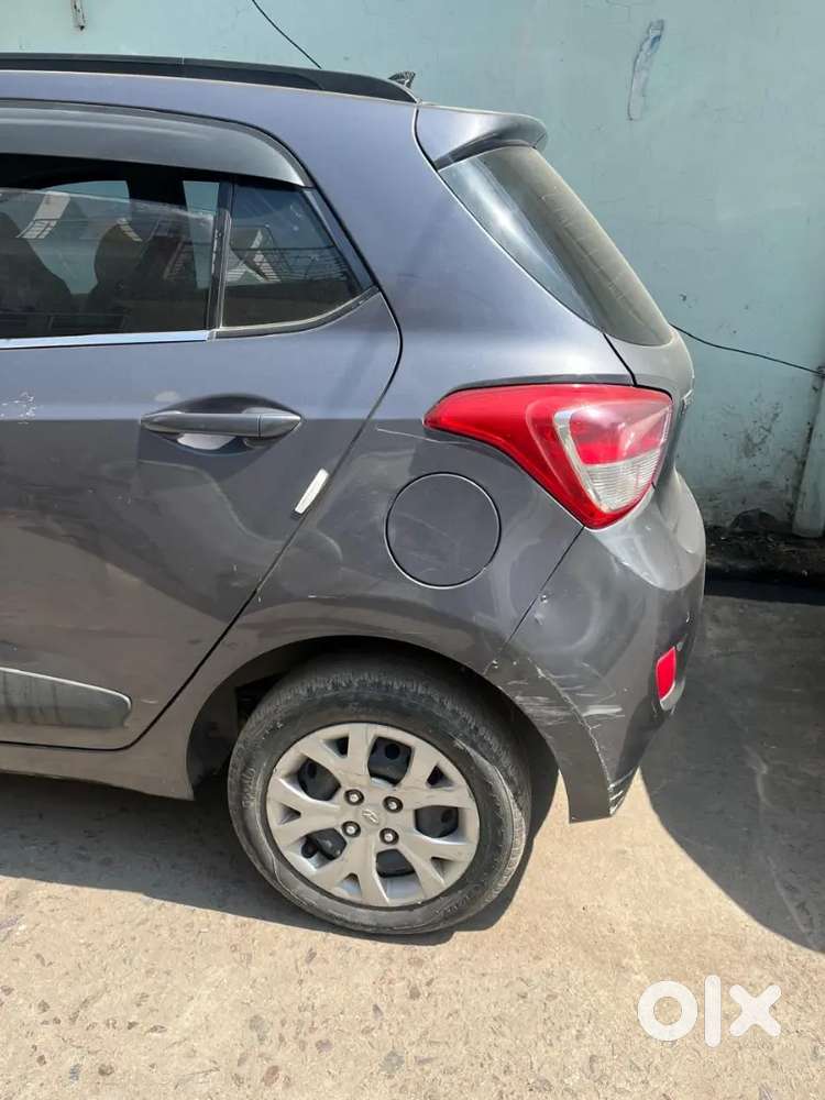 2nd Owner Hyundai Grand 2017 Petrol Manual