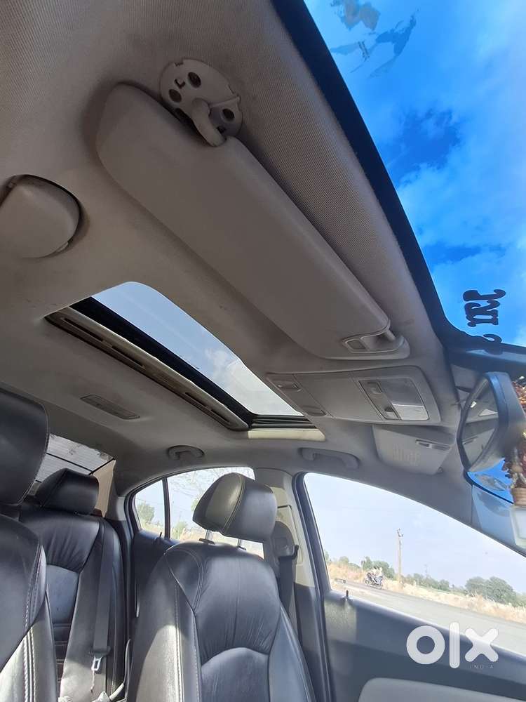 Chevrolet Cruze Diesel 2011. Top Model With Sunroof.