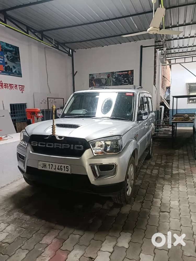 Mahindra Scorpio S6 Plus 2017