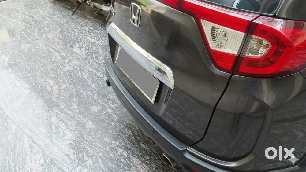 Fuel Efficient 7-seater  2017  Excellent Condition