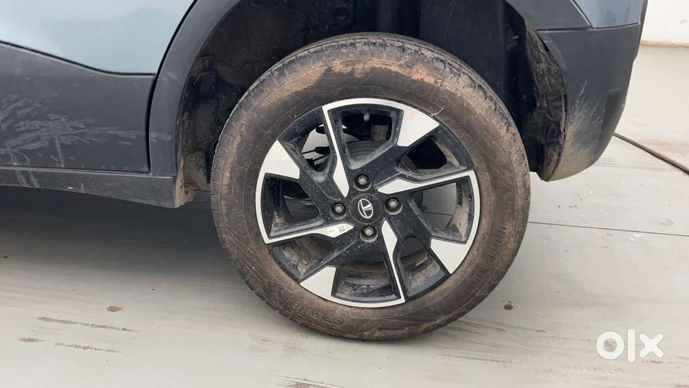 Tata Punch 1.2 Revotron Creative Amt Dual Tone, 2023, Petrol