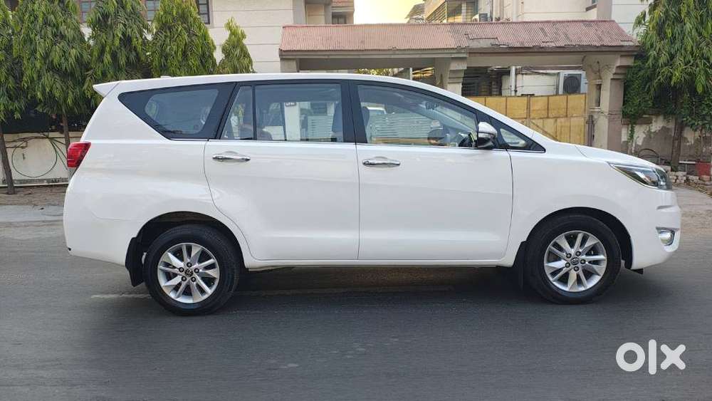 Toyota Innova Crysta 2.4 V, 2016, Diesel