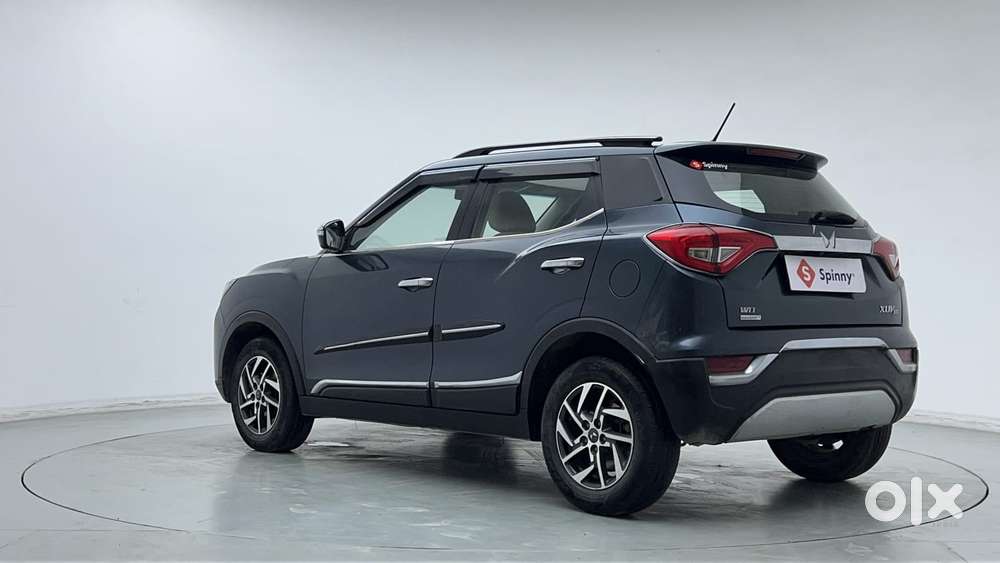 Mahindra Xuv300 1.2 W8 (o) Amt Petrol, 2023, Petrol