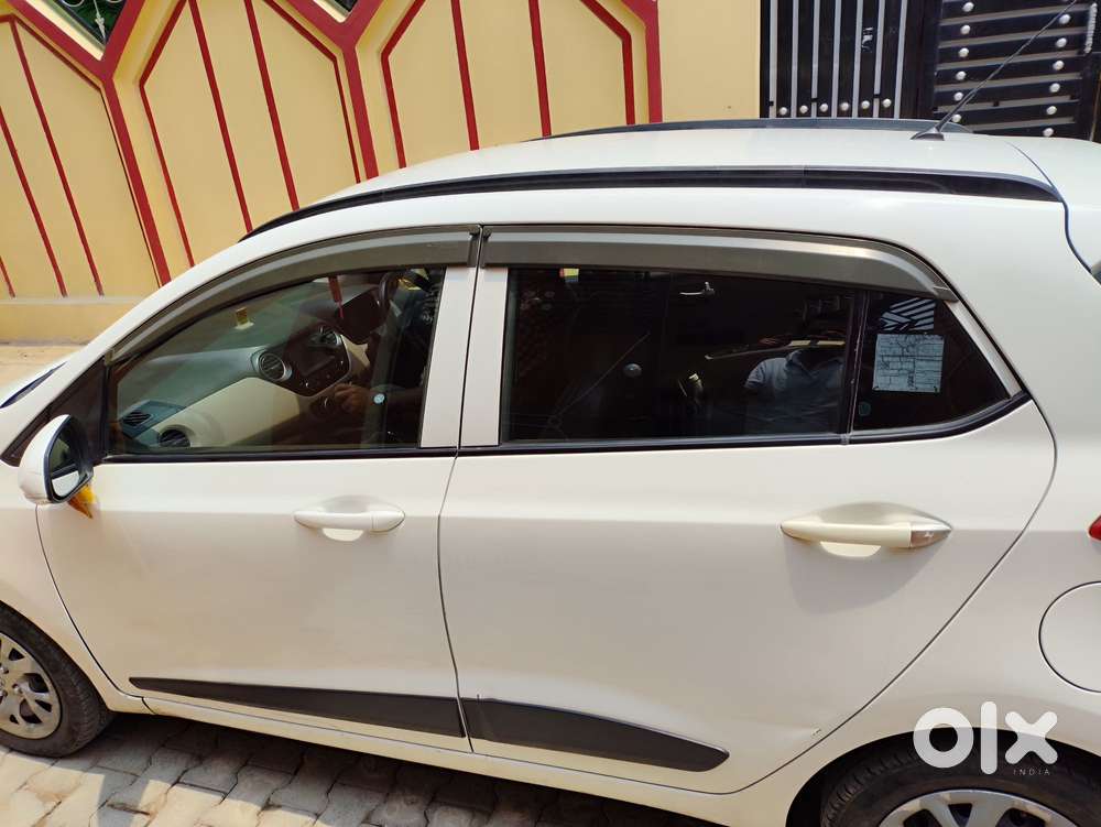Hyundai Grand I10 1.2 Crdi Sportz Dual Tone, 2017, Diesel