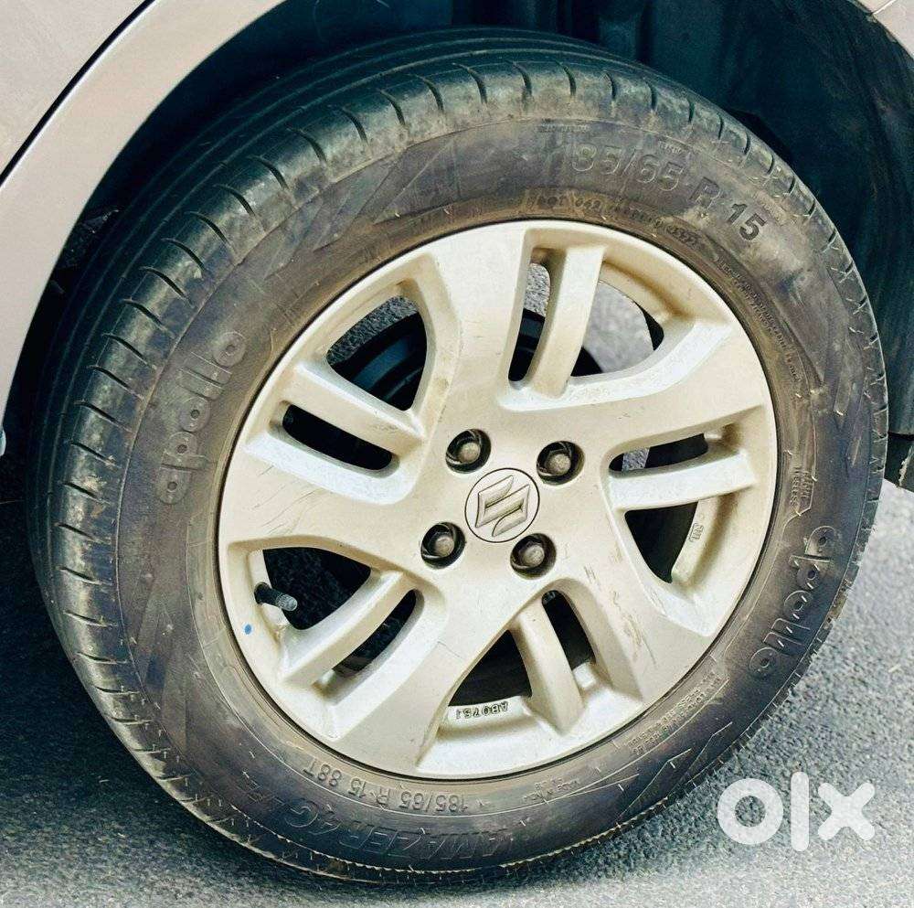 Maruti Suzuki Swift Dzire 1.2 Zxi Bsiv, 2014, Petrol