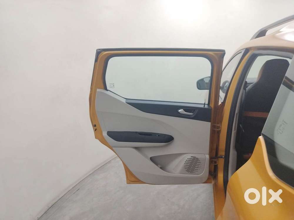 Renault Triber Rxz Easy-r Amt, 2021, Petrol