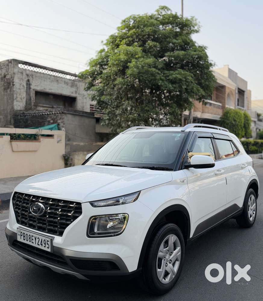 Hyundai Venue S 1.2 Petrol, 2022, Petrol