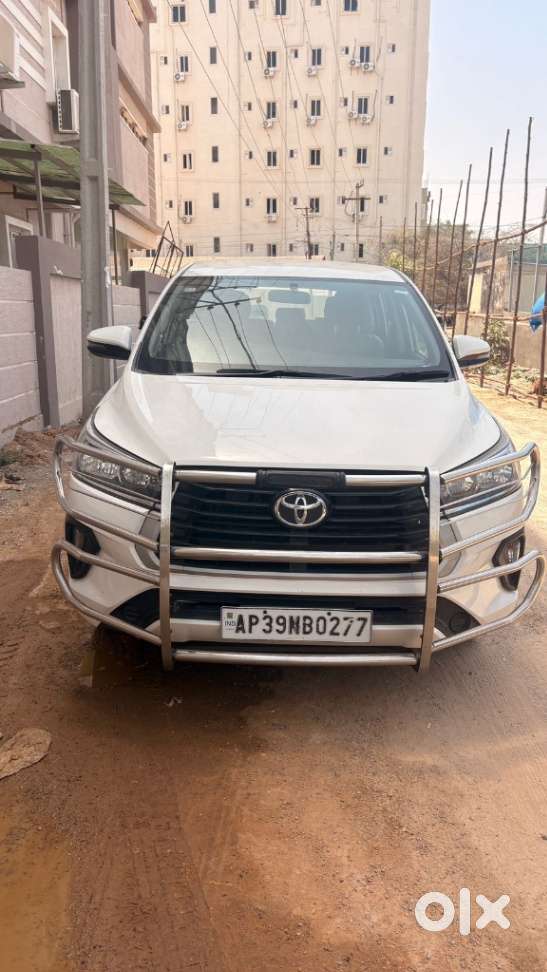 Toyota Innova Crysta 2.4 G Mt, 2022