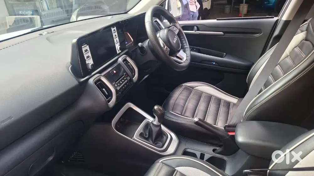 Kia Sonet 2023 Petrol Well Maintained