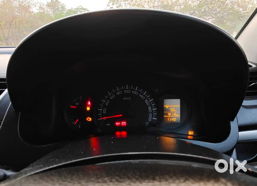 Maruti Suzuki Swift Lxi Optional-o, 2015, Petrol