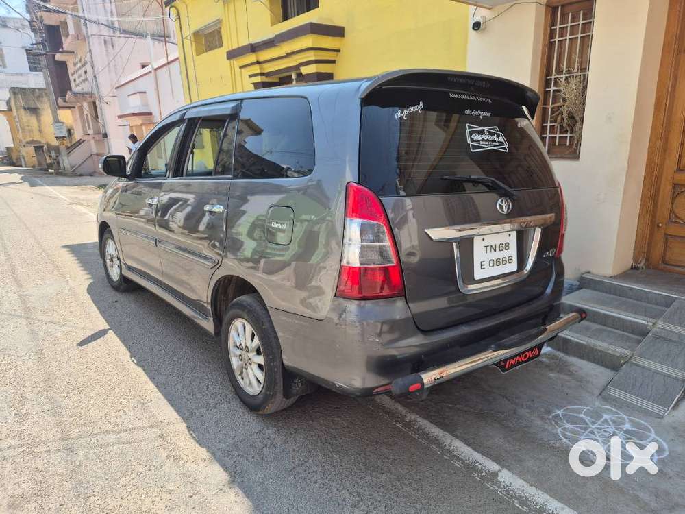 2012 Top Model Vehicle, Two Remote Orginal Keys  Power Door