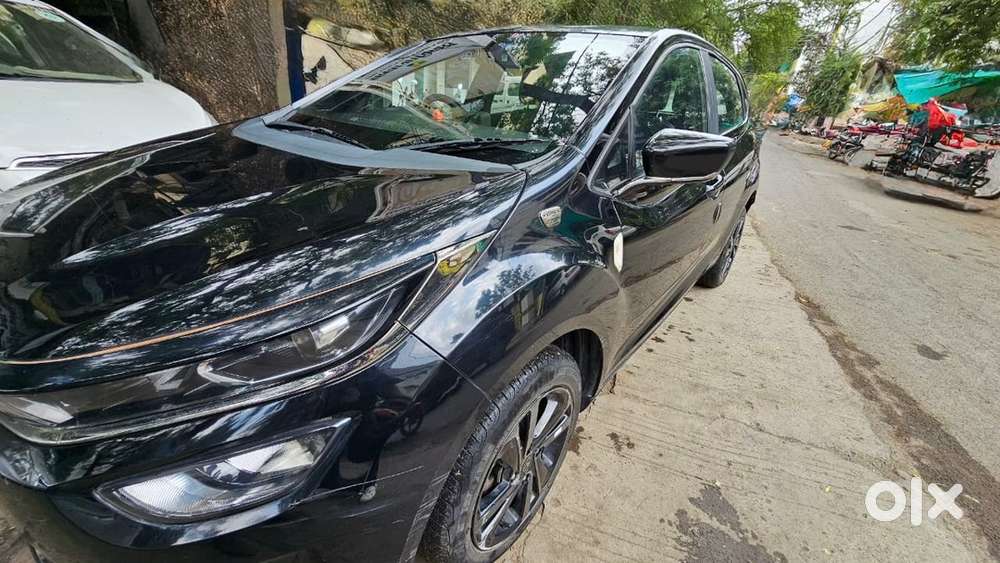Tata Altroz, Black (dark Edition), Top Model - Push Button Start