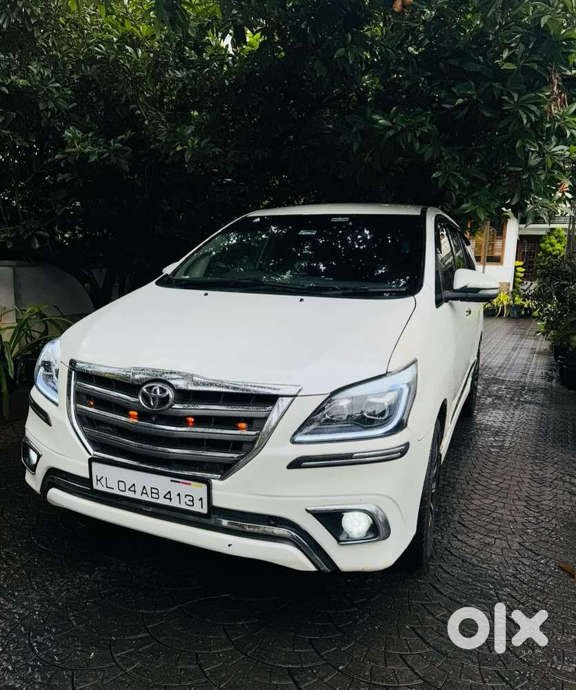 Toyota Innova  2011 Orginal Kerala V