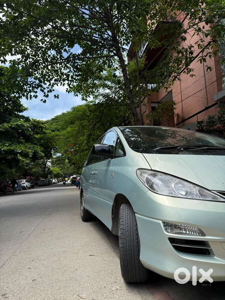 Toyota Estima Emina Petrol At, 2004, Petrol