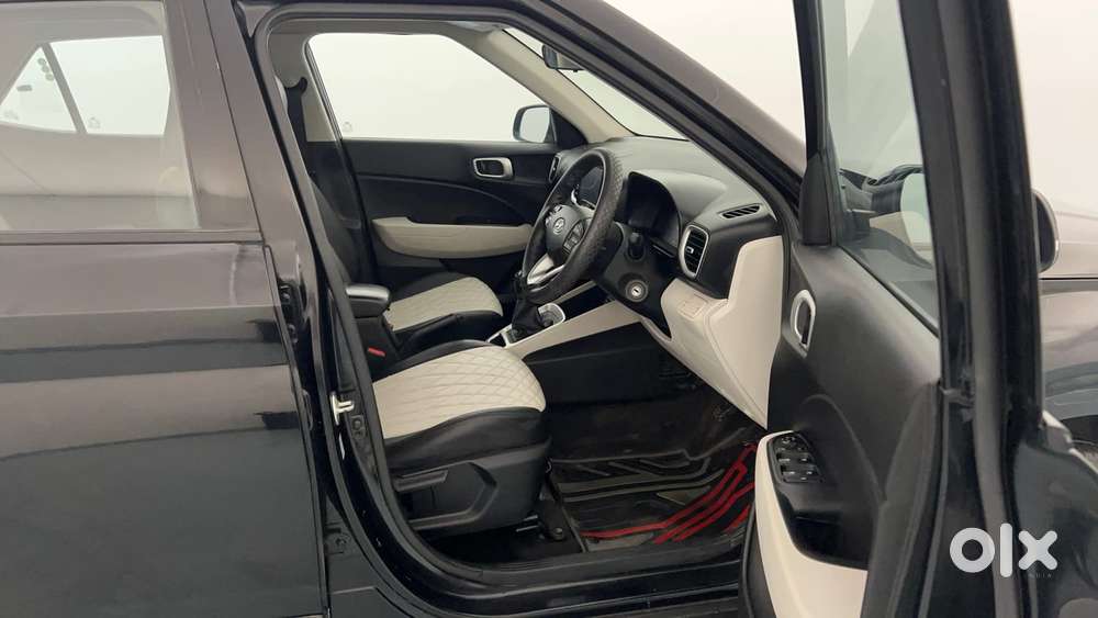 Hyundai Venue 1.2 S (o), 2023, Petrol