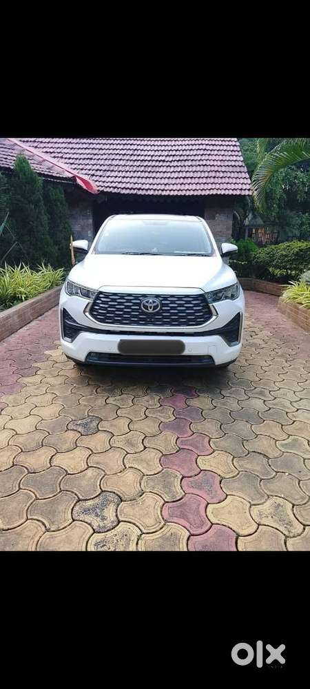 Toyota Innova Hycross 2.0 Zx (o) Hybrid 7 Str, 2024, Petrol