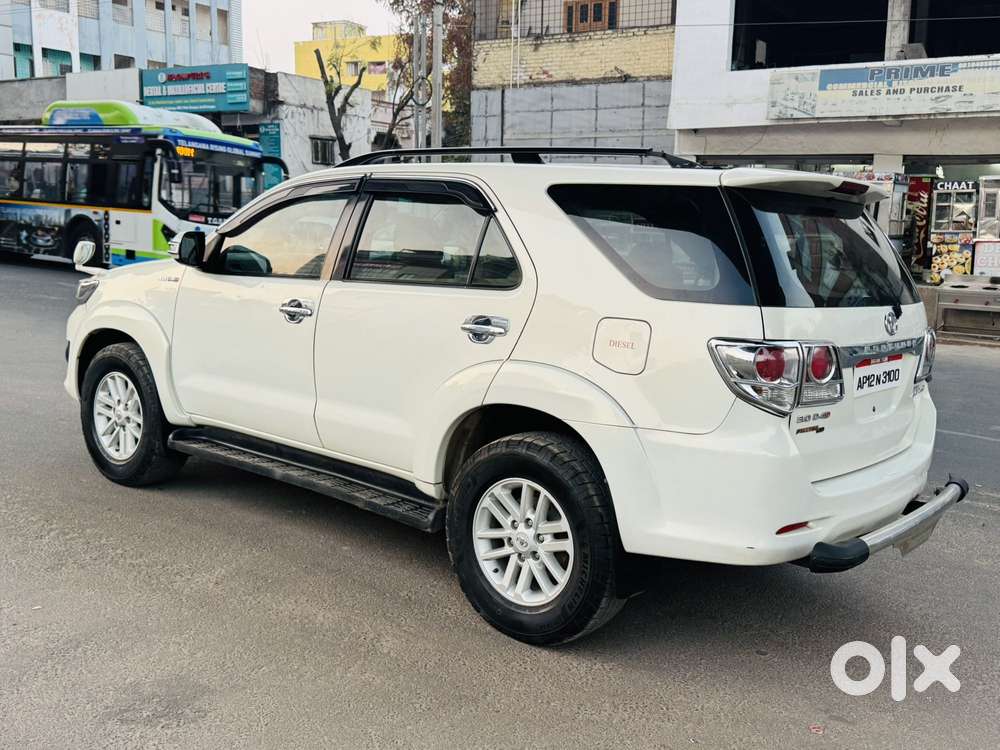 Toyota Fortuner 3.0 4x4 Manual, 2013, Diesel